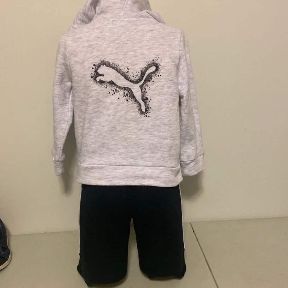 Kids puma zip up hoodie and joggers set - Picture 2 of 8